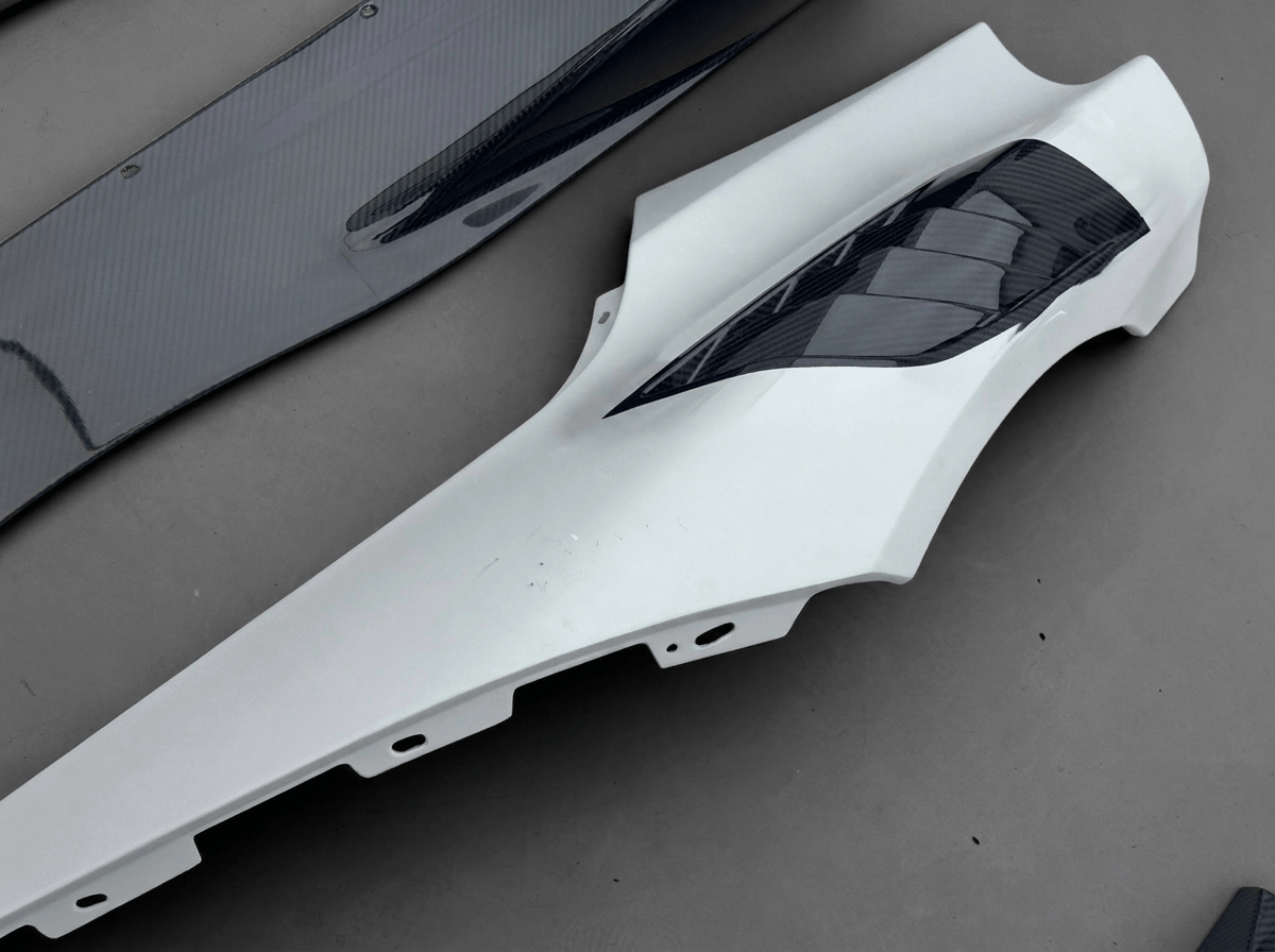 McLaren 750S fender with exposed carbon louvre detail