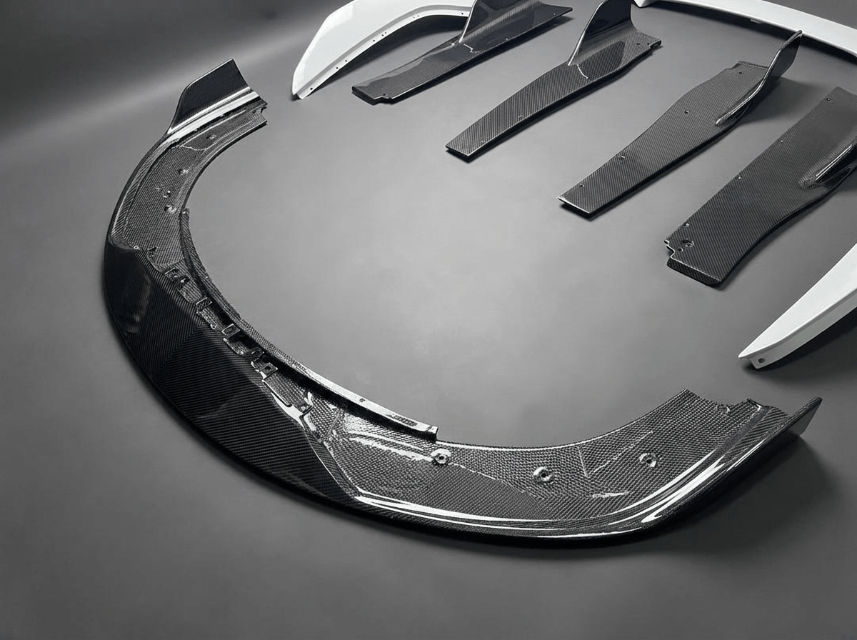 McLaren 750S dry carbon front lip component